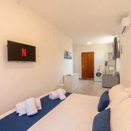 Apartment Sweet Dreams *